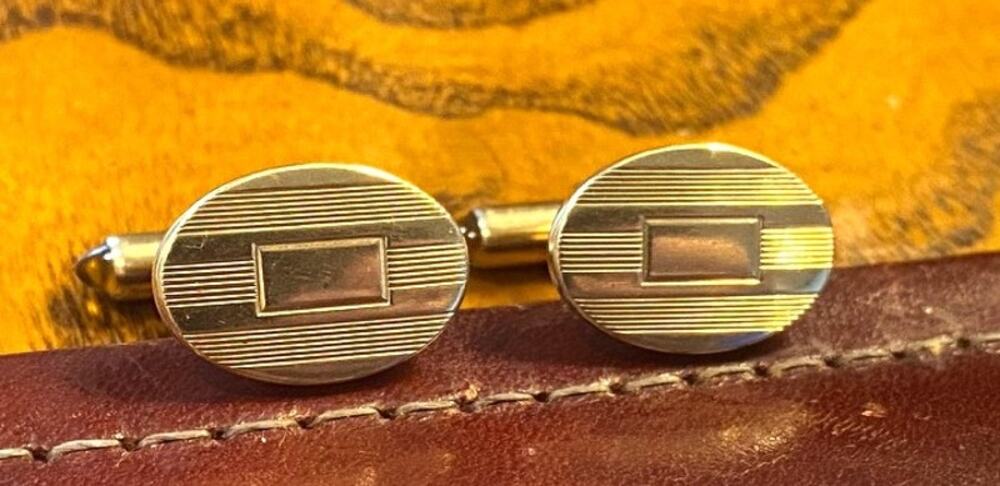 VTG Krementz Gold Tone Cufflinks with Etching and a Place for Monongram